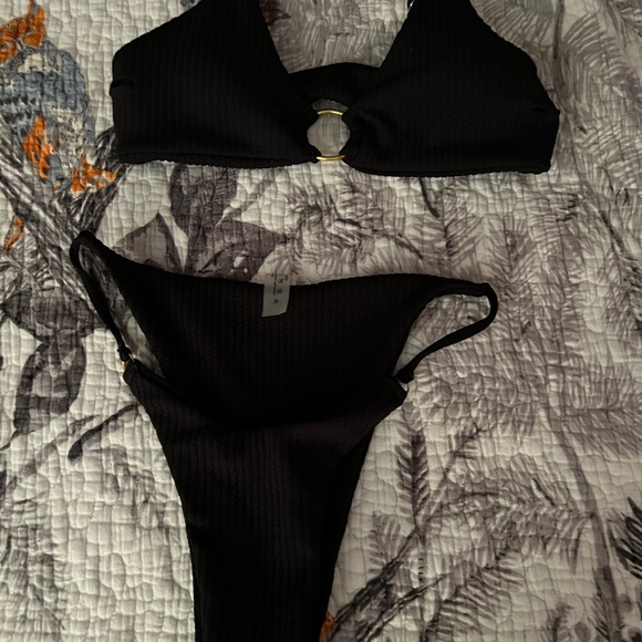 Bathing suits - Picture 2 of 3